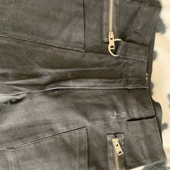Black cotton zipper detail jeans and shorter length - Picture 7 of 8